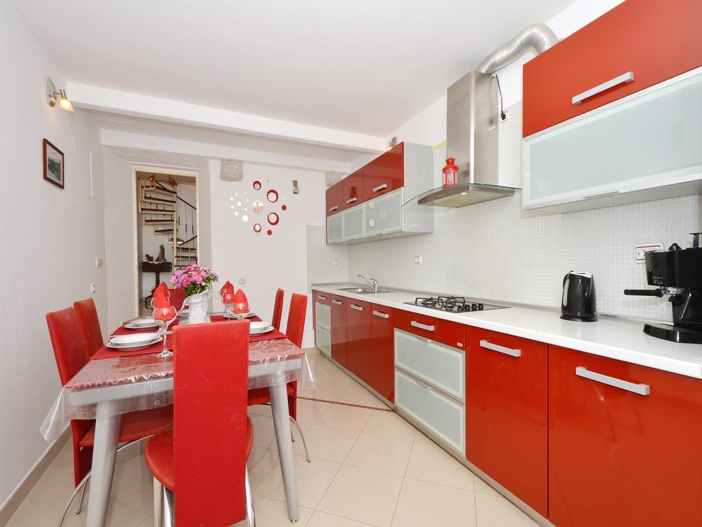 Apartment Nikolina Трогір Екстер'єр фото