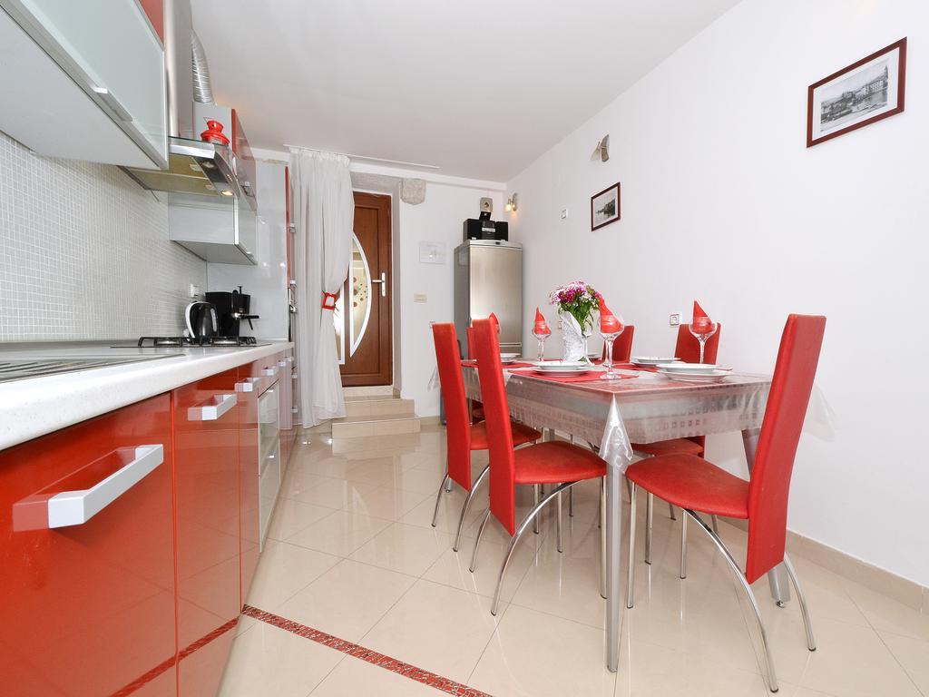 Apartment Nikolina Трогір Екстер'єр фото