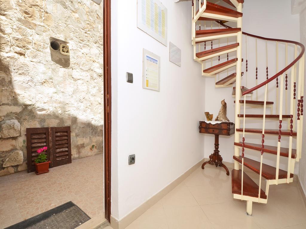 Apartment Nikolina Трогір Екстер'єр фото